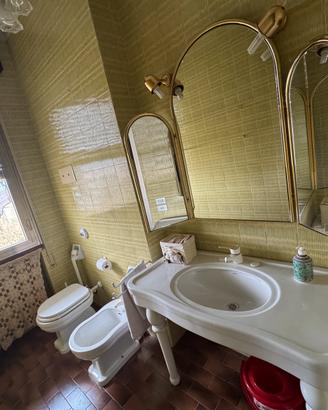 Bagno lavabo, bidet e wc