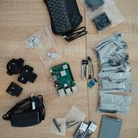 Kit Raspberry Pi B+ con annesse parti di Arduino