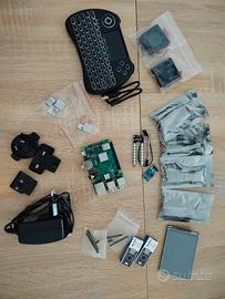 Kit Raspberry Pi B+ con annesse parti di Arduino