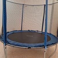 trampolino elastico con rete di protezione.  L.245