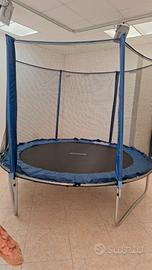 trampolino elastico con rete di protezione.  L.245