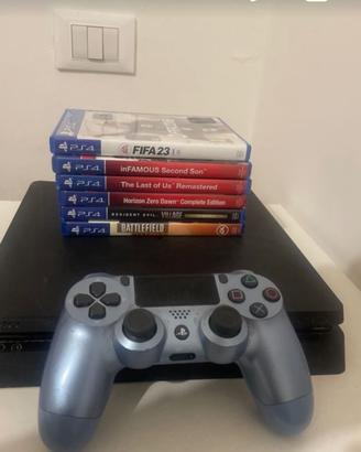 PS4 Slim + 6 Giochi + Joystick Blu