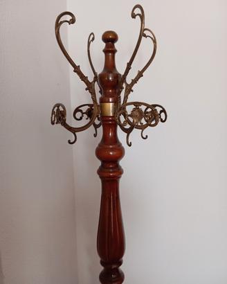 Appendiabiti di legno e ottone
