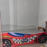 Letto per bambini a forma di auto