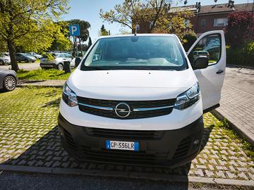 Opel Vivaro motore 2000 150 CV.