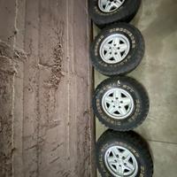 4 cerchi originali Mercedes e gomme classe g da 15