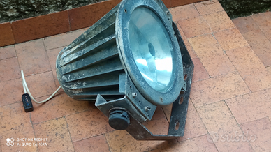 Faro per esterni