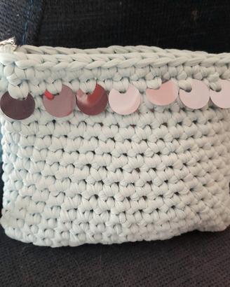 pochette all'uncinetto 