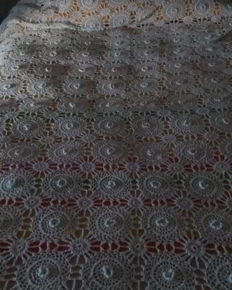 coperta fatta a uncinetto 