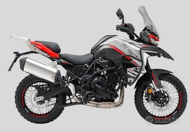 Benelli TRK 702 X E5+ new 2026 c/tris valigie (var