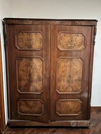 armadio legno massello e radica 