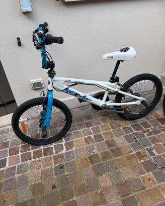 BMX freestyle maui and sons