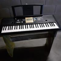 Piano musicale con supporto come da foto