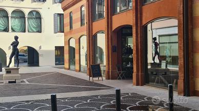 Negozio di prestigio in centro - 70 m² o 130 m?