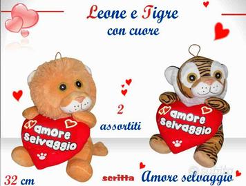 peluche leone o tigre con cuore misura 32 cm