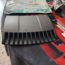 Presa aria sul cofano