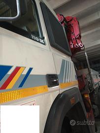 Iveco 190/36 con gru ferrari