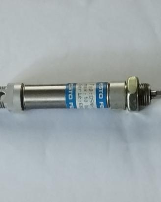 Cilindro pneumatico Festo