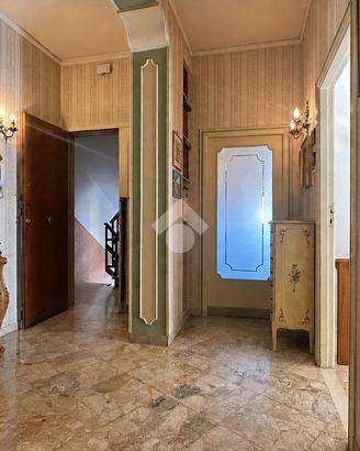 4 LOCALI A ASCOLI PICENO