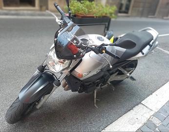 Suzuki gsr 600