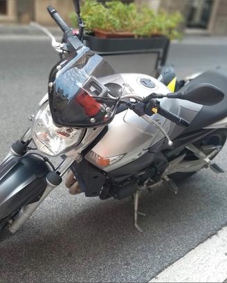 Suzuki gsr 600