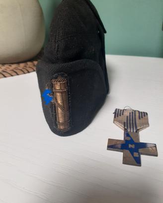 Militaria,  Bustina e Medaglia