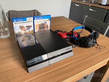 PS4 512 gb + 2 giochi + controller + cuffie