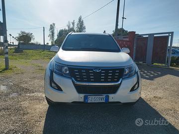 Mahindra XUV500 2.2 16V AWD W8