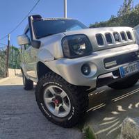 SUZUKI Jimny 1.3i 16V cat 4WD JLX