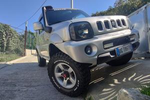SUZUKI Jimny 1.3i 16V cat 4WD JLX