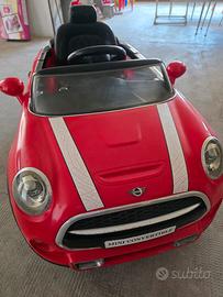 Auto elettrica per bambini Mini convertible