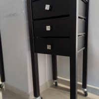 Carrelli in legno con ruote