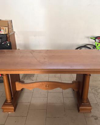Tavolo in Legno robusto