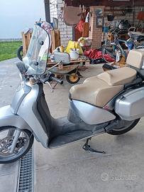 scooter Aprilia scarabeo