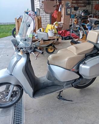 scooter Aprilia scarabeo