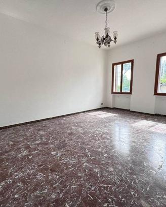 Appartamento di 120 m² con più di 5 locali e box a