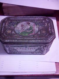 scatola in latta ovviamente con i suoi anni