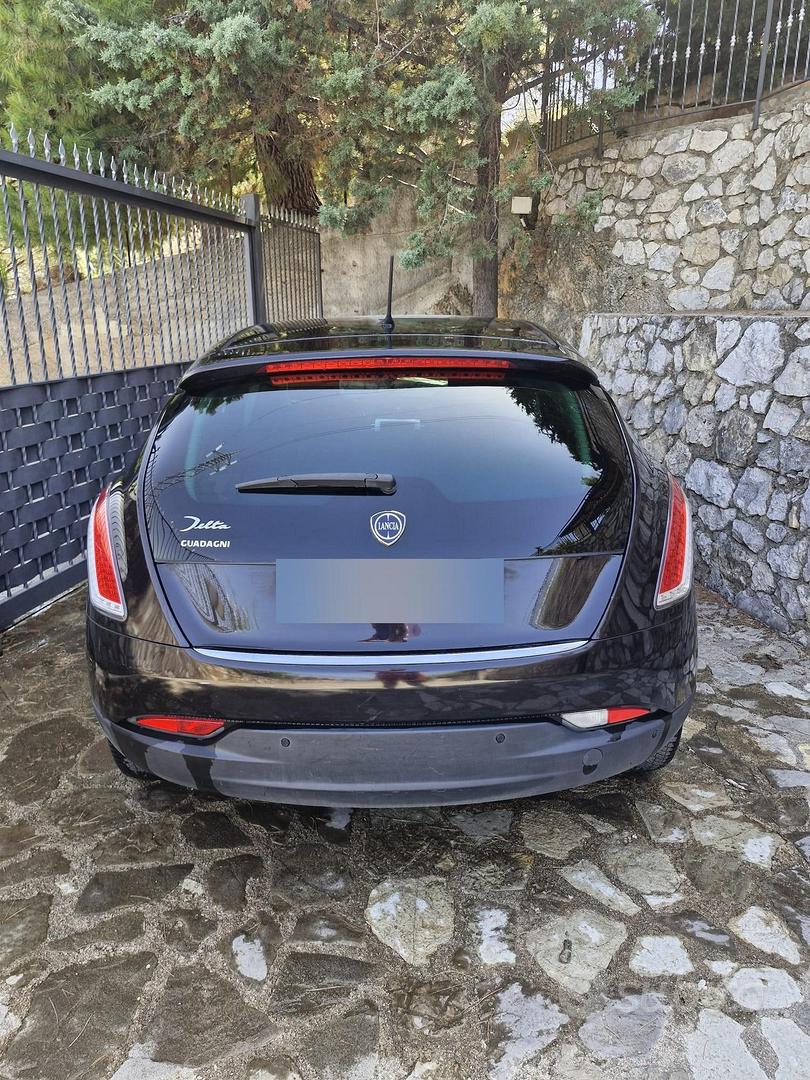 Lancia Delta 2013 photo 2