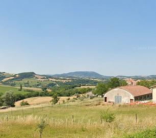 Stalla con corte a SASSOFERRATO