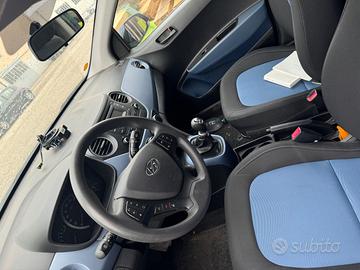 HYUNDAI i10 3ª serie - 2018