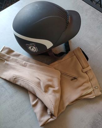 casco e pantaloni da equitazione 