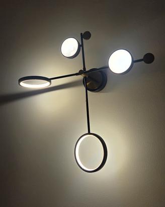 lampadario con bracci LED nero e oro 80 cm