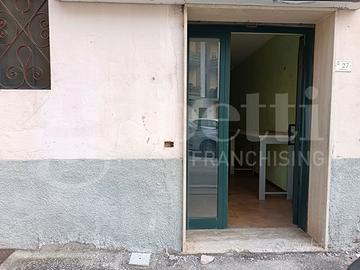 Negozio Castel di Sangro [C1 RCCPTR E5ACG]