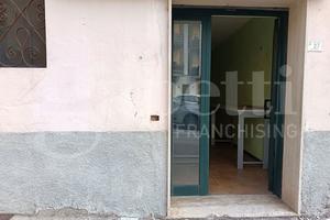 Negozio Castel di Sangro [C1 RCCPTR E5ACG]