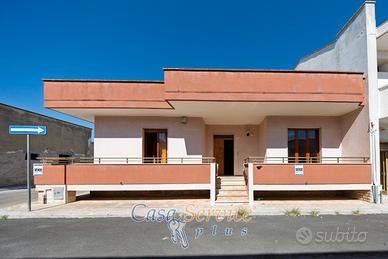 Abitazione indipendente con garage e scoperto