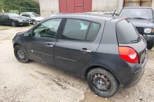 Renault Clio 1.2 5 porte OK NEOPATENTATI