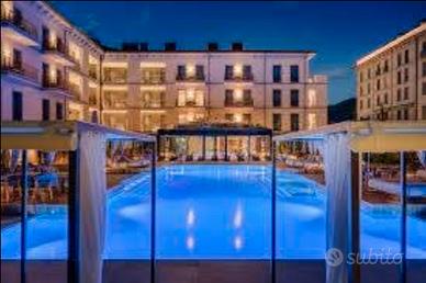 Vari Hotel prima linea fronte mare