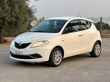 Lancia Ypsilon 1.2 69 CV 5 porte Silver