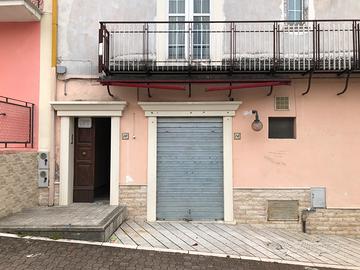 Locale commerciale al centro di gioia sannitica