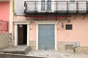 Locale commerciale al centro di gioia sannitica